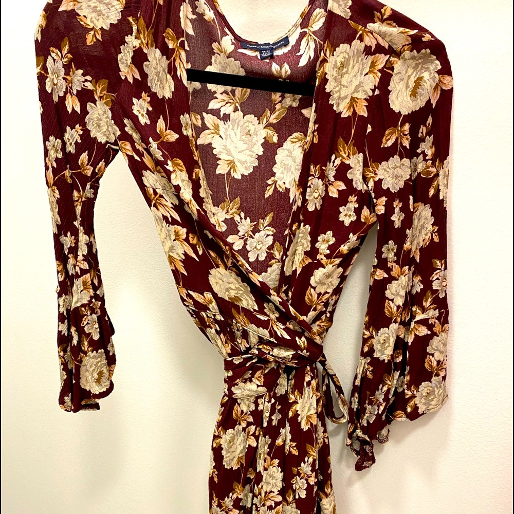 AMERICAN EAGLE | LONG SLEEVE FLORAL DRESS